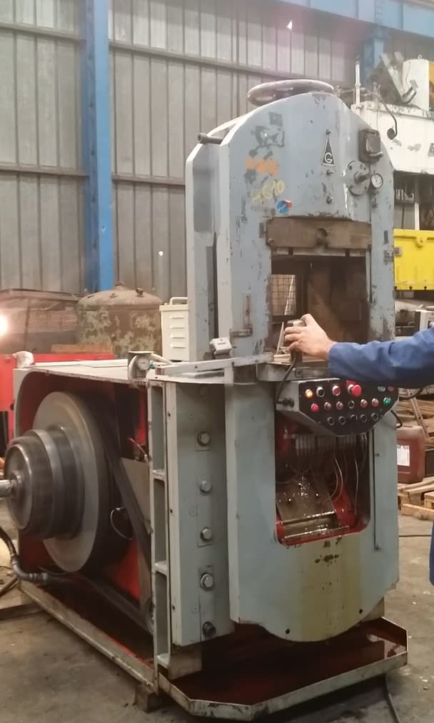 Presse à genouillère Grabener GK 360 - 360 tonne