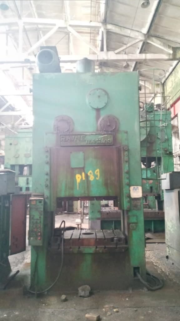 Presse d'ébavurage Ravne Metalna KES 250 A - 250 tonne