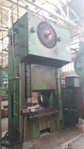 Presse d'ébavurage Ravne Metalna KES 250 A - 250 tonne (Photo 10)