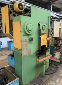 Presse à genouillère Kuzlitmash KB8334 - 250 tonne (Photo 2)