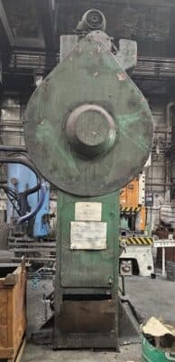 Presse d'ébavurage Smeral LKO 315 - 315 tonne (Photo 4)