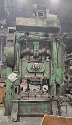 Presse d'ébavurage Smeral LKO 315 - 315 tonne ID: 76510