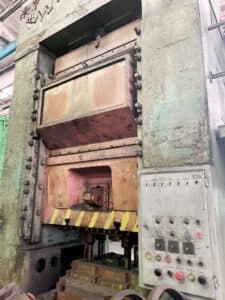 Presse à genouillère TMP Voronezh K504.003.844 - 2500 tonne (Photo 6)