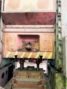 Presse à genouillère TMP Voronezh K504.003.844 - 2500 tonne (Photo 7)