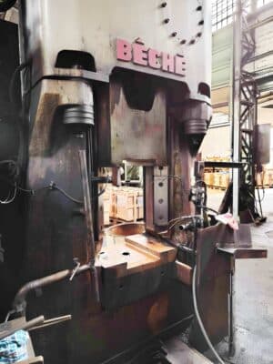 Marteau de forgeage hydraulique Beche KGH 1.6 - 16 kJ (Photo 1)