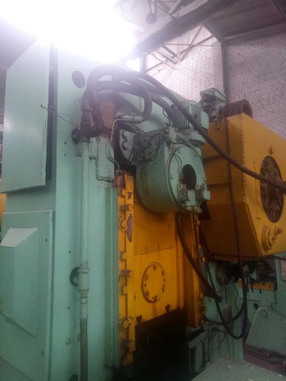 Presse à genouillère Barnaul KB8336 - 400 tonne