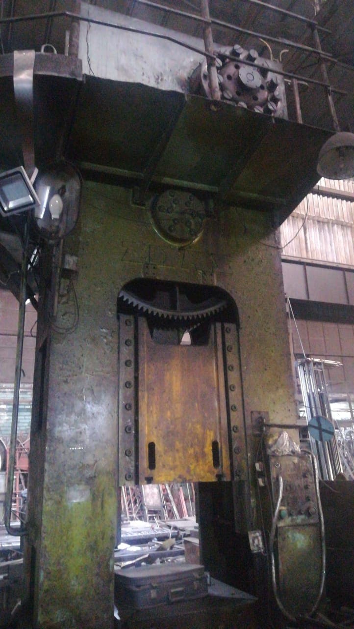 Presse d'ébavurage Zdas LU400 - 400 tonne