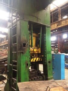 Presse d'ébavurage TMP Voronezh KB2536 - 400 tonne ID: 75703
