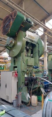 Presse d'estampage Schuler P2E2S 315/1.25 - 315 tonne ID: S93350