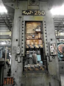 Presse d'ébavurage TMP Voronezh KB9534 - 250 tonne ID: 75213