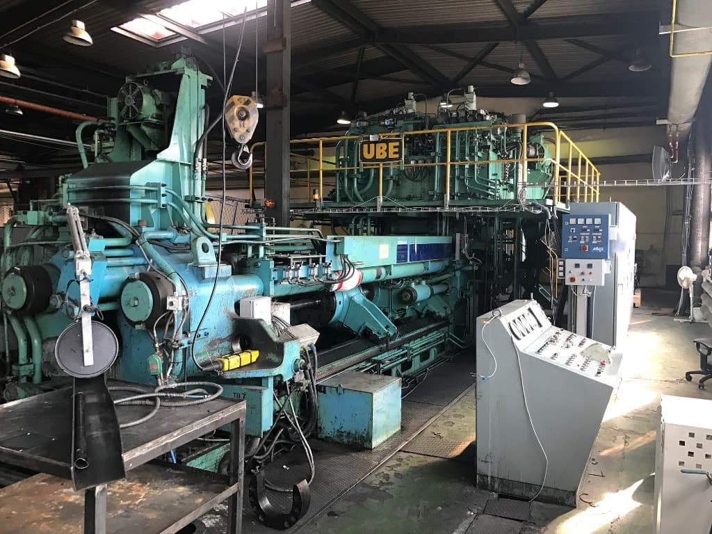 Presse d'extrusion UBE 800 MT - 800 tonne