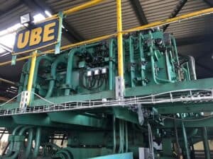 Presse d'extrusion UBE 800 MT - 800 tonne (Photo 4)