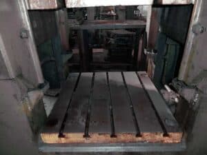 Presse d'ébavurage TMP Voronezh KB9534 - 250 tonne (Photo 1)
