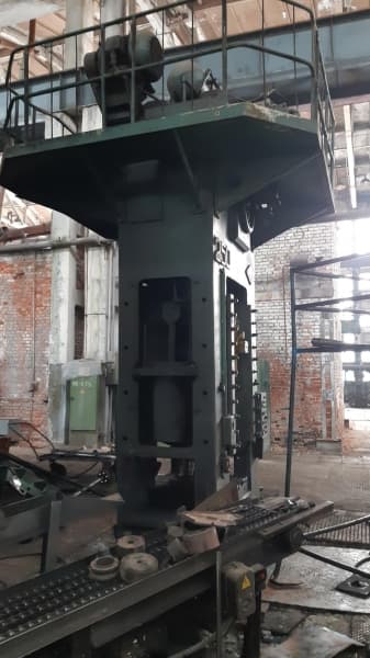 Presse d'ébavurage TMP Voronezh KB9534 - 250 tonne