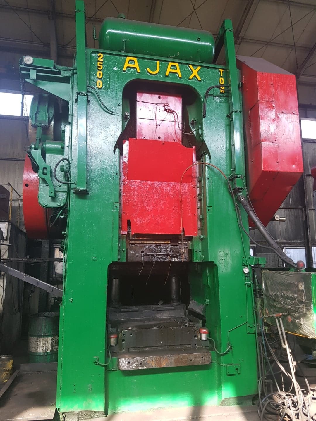 Presse de forgeage à chaud Ajax 2500 MT - 2500 tonne