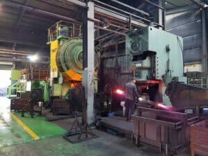 Presse de forgeage à chaud TMP Voronezh K04.038.842 - 1600 tonne (Photo 2)