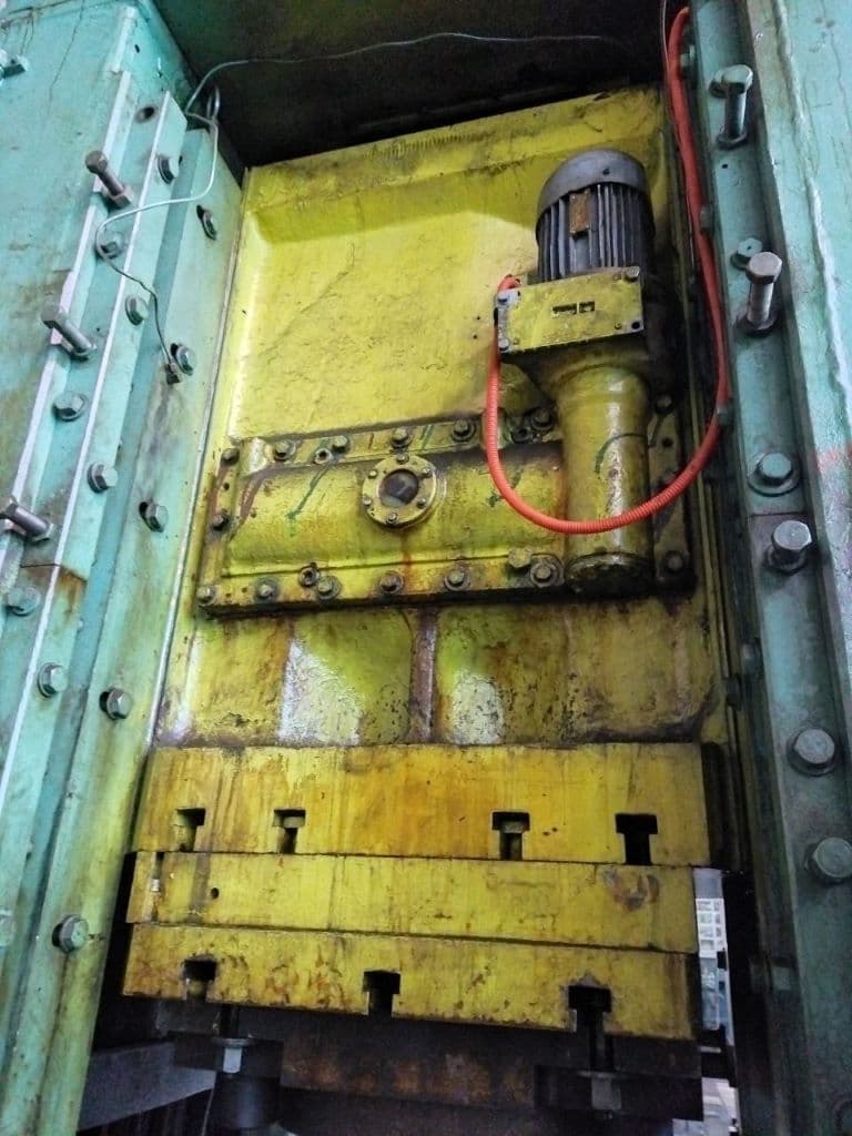 Presse d'ébavurage TMP Voronezh K2535A - 315 tonne