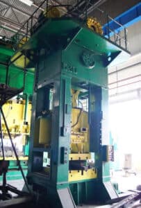 Presse d'ébavurage TMP Voronezh K2538 - 630 tonne (Photo 1)
