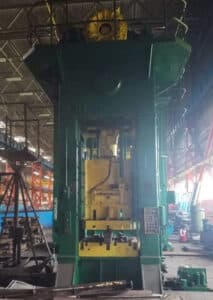 Presse d'ébavurage TMP Voronezh K2538 - 630 tonne (Photo 2)
