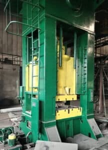 Presse d'ébavurage TMP Voronezh K2538 - 630 tonne (Photo 3)