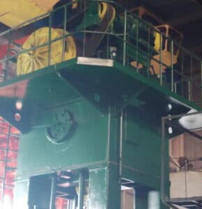Presse d'ébavurage TMP Voronezh K2538 - 630 tonne (Photo 6)