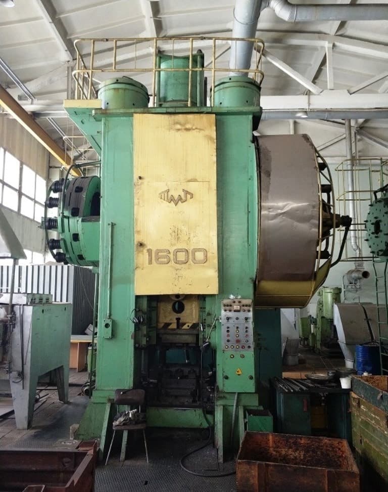 Presse de forgeage à chaud TMP Voronezh KB8542 - 1600 tonne