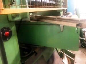 Presse d'ébavurage Ravne KES 250 - 250 tonne (Photo 5)
