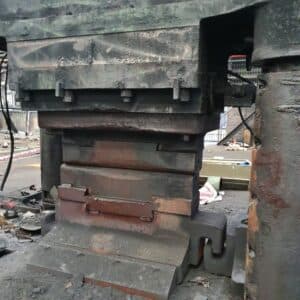 Presse de forgeage en matrice ouverte Seonam 2500 MT - 2500 tonne (Photo 4)