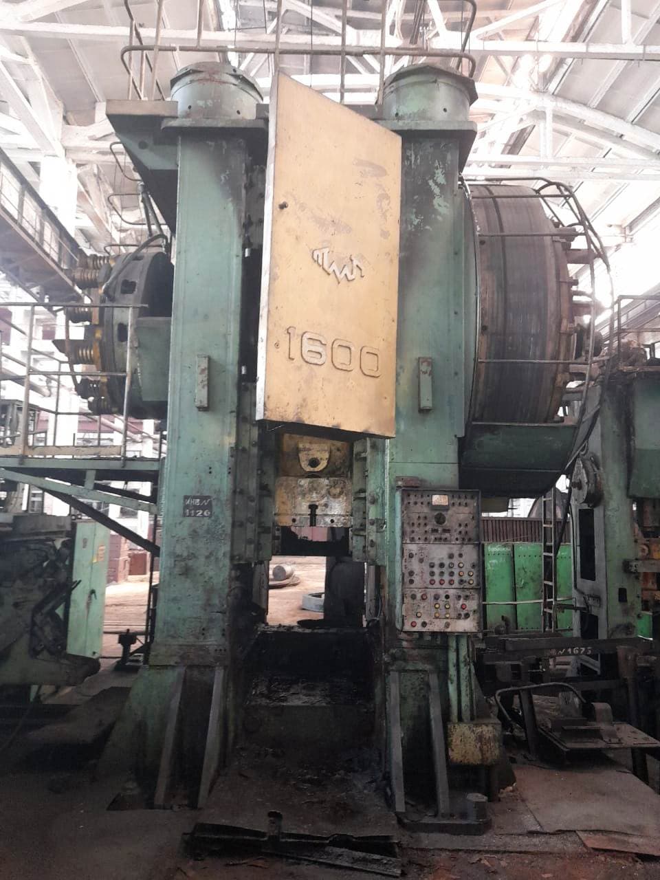 Presse de forgeage à chaud TMP Voronezh AKKB8042 - 1600 tonne