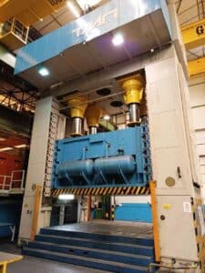 Presse d'estampage TMP Voronezh KB4043 - 2000 tonne (Photo 3)