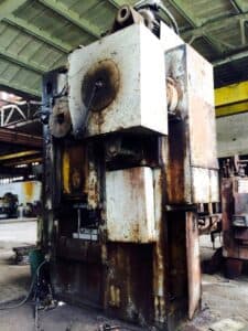Presse à genouillère Barnaul KB8342 - 1600 tonne (Photo 2)