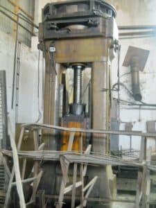 Presse à vis Chimkent F1734A - 250 tonne (Photo 8)