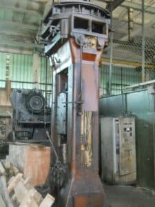 Presse à vis Chimkent F1734A - 250 tonne (Photo 20)