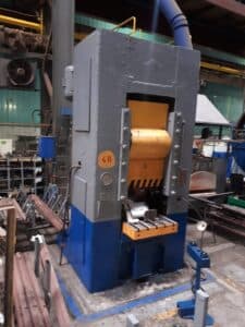 Presse à genouillère Barnaul K8340 - 1000 tonne (Photo 2)
