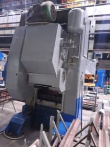 Presse à genouillère Barnaul K8340 - 1000 tonne (Photo 4)