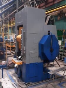 Presse à genouillère Barnaul K8340 - 1000 tonne (Photo 6)