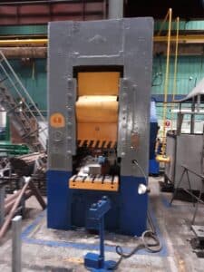 Presse à genouillère Barnaul K8340 - 1000 tonne (Photo 5)