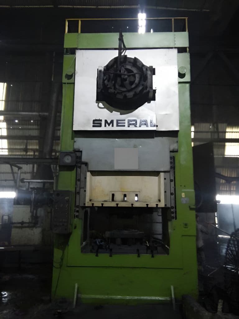 Presse d'ébavurage Smeral LDO 500 A - 500 tonne
