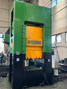 Presse à genouillère Barnaul K8342 - 1600 tonne (Photo 1)
