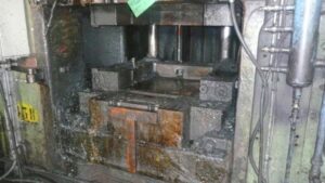 Presse de forgeage à chaud Smeral LZK 2500 - 2500 tonne (Photo 2)