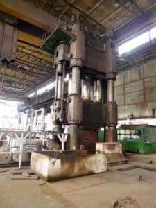 Presse de forgeage en matrice ouverte Dnepropress PA1345 - 3200 tonne (Photo 3)