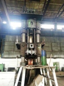 Presse de forgeage en matrice ouverte Dnepropress PA1345 - 3200 tonne (Photo 15)