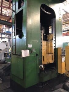 Presse d'ébavurage Zdas LU630 A - 630 tonne (Photo 6)