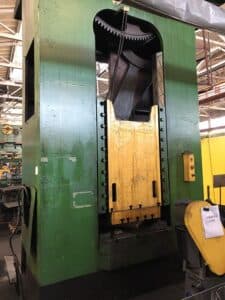 Presse d'ébavurage Zdas LU630 A - 630 tonne (Photo 8)