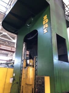 Presse d'ébavurage Zdas LU630 A - 630 tonne (Photo 13)