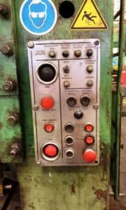 Presse d'ébavurage TMP Voronezh KA2534 - 250 tonne (Photo 1)