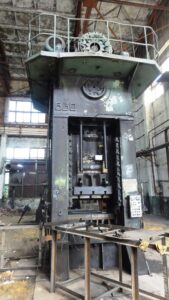 Presse d'ébavurage TMP Voronezh K9538 - 630 tonne (Photo 10)