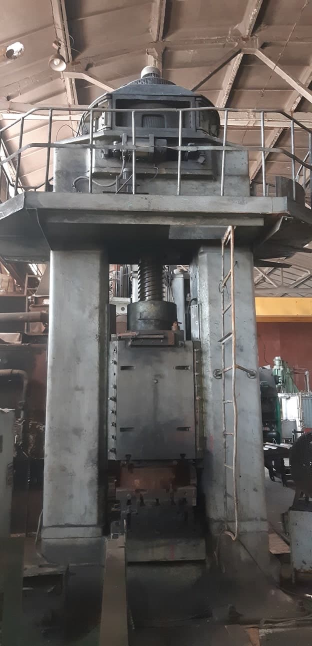 Presse à vis Stanko F1738 - 630 tonne