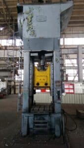 Presse d'ébavurage Erfurt PKZ 250/800 - 250 tonne ID: 75621