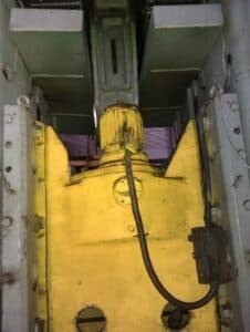 Presse d'ébavurage Erfurt PKZ 250/800 - 250 tonne (Photo 2)